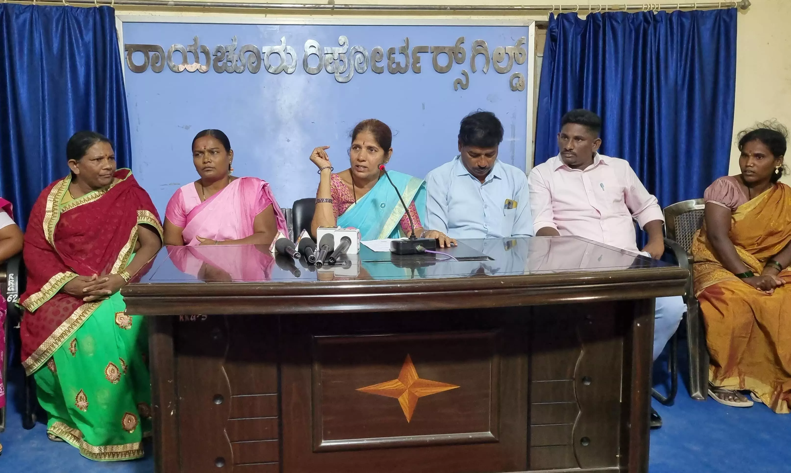 ರಾಯಚೂರು | ಸರಕಾರಿ ಜಮೀನು ಒತ್ತುವರಿ ಮಾಡಿದವರ ವಿರುದ್ಧ ಕ್ರಮ ಜರುಗಿಸಬೇಕು : ವಿದ್ಯಾ ಪಾಟೀಲ ರಾಯಚೂರು | ಸರಕಾರಿ ಜಮೀನು ಒತ್ತುವರಿ ಮಾಡಿದವರ ವಿರುದ್ಧ ಕ್ರಮ ಜರುಗಿಸಬೇಕು : ವಿದ್ಯಾ ಪಾಟೀಲ