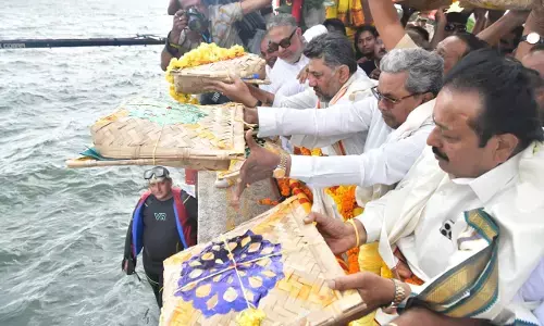 ಕೆಆರ್‌ಎಸ್ ಜಲಾಶಯಕ್ಕೆ ಬಾಗಿನ ಅರ್ಪಿಸಿದ ಮುಖ್ಯಮಂತ್ರಿ ಸಿದ್ದರಾಮಯ್ಯ