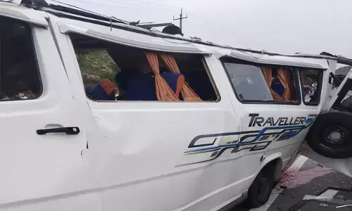 ತಿರುಪತಿ ಸಮೀಪ ಭೀಕರ ಅಪಘಾತ | ಟೆಂಪೋ ಟ್ರಾವೆಲರ್‌ಗೆ ಲಾರಿ ಢಿಕ್ಕಿ: ಕರ್ನಾಟಕದ ಮೂವರ ಮೃತ್ಯು; 12 ಜನರಿಗೆ ಗಾಯ