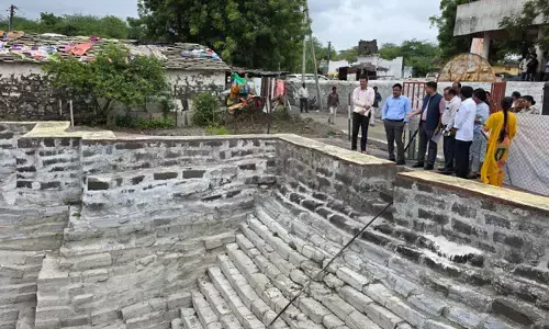 ಕಲಬುರಗಿ | ಅಂತರ್ಜಲ ಹೆಚ್ಚಳಕ್ಕೆ ನವೀಕರಿಸುತ್ತಿರುವ ಕಲ್ಯಾಣಿ ಸ್ಥಳಕ್ಕೆ ಜಿಲ್ಲಾ ಉಸ್ತುವಾರಿ ಕಾರ್ಯದರ್ಶಿ ಪಂಕಜ್ ಕುಮಾರ ಪಾಂಡೆ ಭೇಟಿ