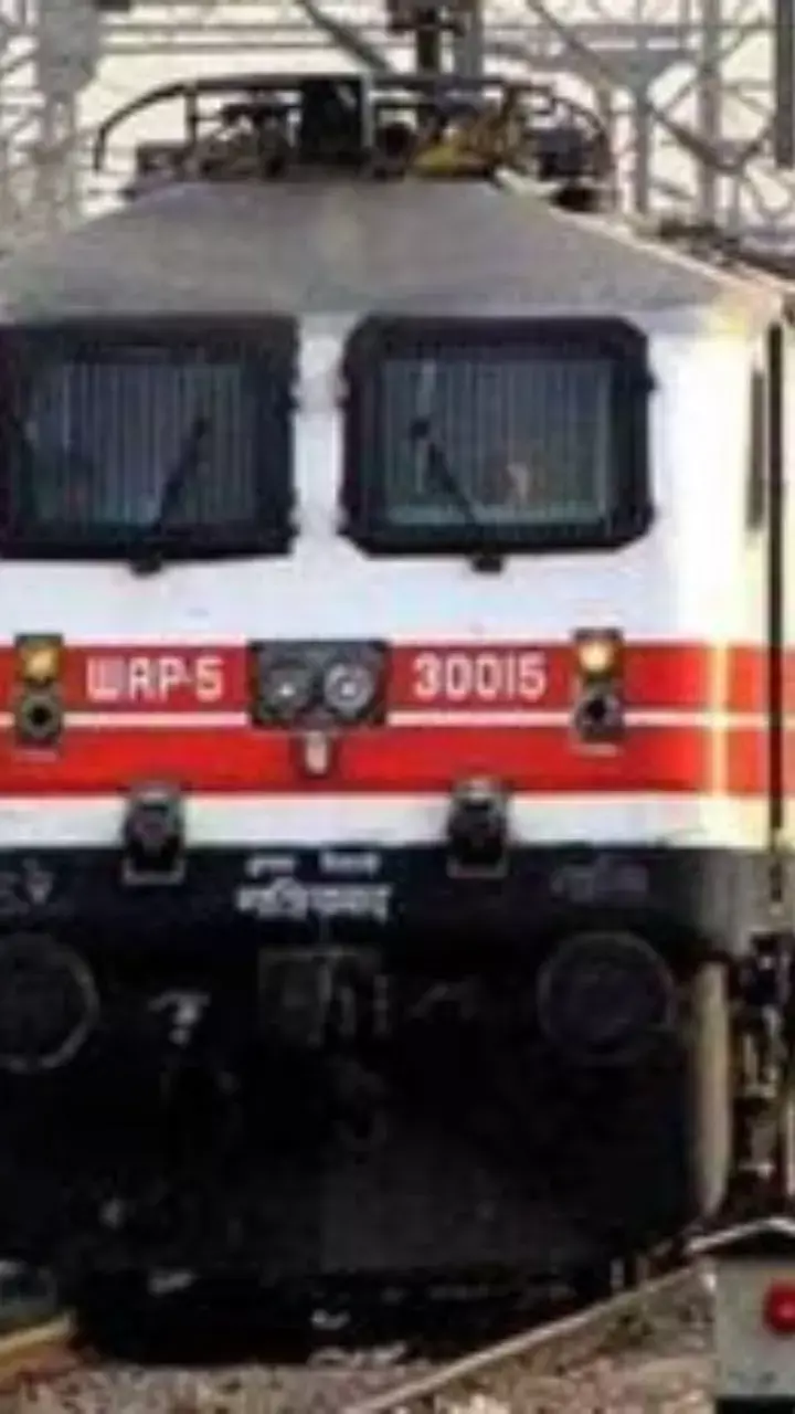 ಇನ್ನು ಮುಂದೆ ರೈಲು ಹೊರಡುವ ಎಂಟು ಗಂಟೆ ಮೊದಲೇ ರಿಸರ್ವೇಶನ್ ಚಾರ್ಟ್ ಸಿದ್ಧ ಇನ್ನು ಮುಂದೆ ರೈಲು ಹೊರಡುವ ಎಂಟು ಗಂಟೆ ಮೊದಲೇ ರಿಸರ್ವೇಶನ್ ಚಾರ್ಟ್ ಸಿದ್ಧ