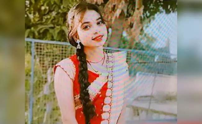 ಮಧ್ಯಪ್ರದೇಶ | ಸರಕಾರಿ ಜಿಲ್ಲಾಸ್ಪತ್ರೆಯಲ್ಲಿ ಹಾಡಹಗಲೇ ನರ್ಸಿಂಗ್ ವಿದ್ಯಾರ್ಥಿನಿಯ ಕತ್ತು ಸೀಳಿ ಕೊಲೆ ಮಧ್ಯಪ್ರದೇಶ | ಸರಕಾರಿ ಜಿಲ್ಲಾಸ್ಪತ್ರೆಯಲ್ಲಿ ಹಾಡಹಗಲೇ ನರ್ಸಿಂಗ್ ವಿದ್ಯಾರ್ಥಿನಿಯ ಕತ್ತು ಸೀಳಿ ಕೊಲೆ