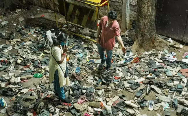 ಚಿನ್ನಸ್ವಾಮಿ ಸ್ಟೇಡಿಯಂ ಕಾಲ್ತುಳಿತ ಪ್ರಕರಣ | ಎಸಿಪಿ ವಿಕಾಸ್ ಕುಮಾರ್ ಅಮಾನತು ಆದೇಶ ವಜಾಗೊಳಿಸಿದ ಸಿಎಟಿ ಚಿನ್ನಸ್ವಾಮಿ ಸ್ಟೇಡಿಯಂ ಕಾಲ್ತುಳಿತ ಪ್ರಕರಣ | ಎಸಿಪಿ ವಿಕಾಸ್ ಕುಮಾರ್ ಅಮಾನತು ಆದೇಶ ವಜಾಗೊಳಿಸಿದ ಸಿಎಟಿ