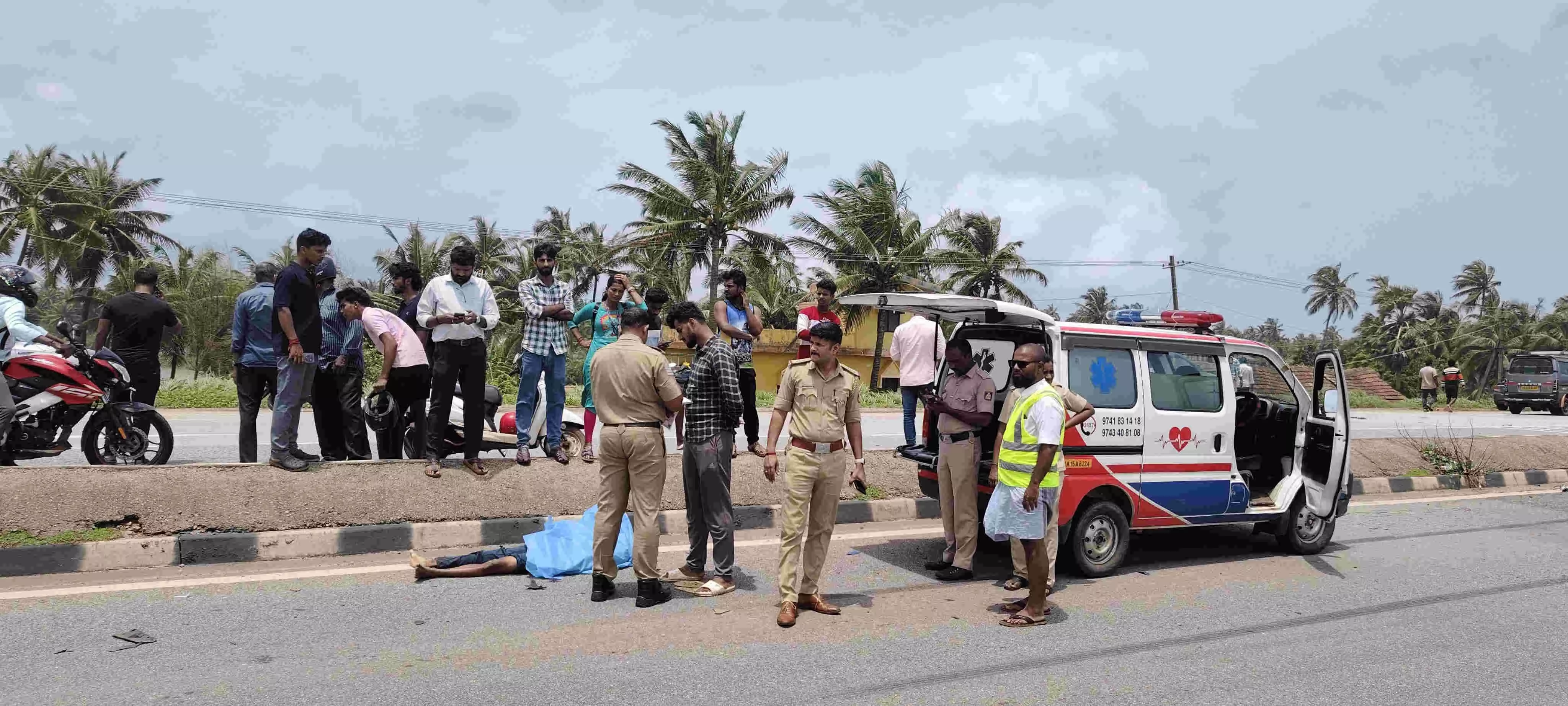 ಮರವಂತೆ: ಪಿಕ್ಅಪ್ ವಾಹನ ಢಿಕ್ಕಿ; ಬೈಕ್ ಸವಾರ ಮೃತ್ಯು ಮರವಂತೆ: ಪಿಕ್ಅಪ್ ವಾಹನ ಢಿಕ್ಕಿ; ಬೈಕ್ ಸವಾರ ಮೃತ್ಯು