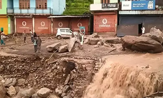 ಹಿಮಾಚಲ ಪ್ರದೇಶದ ಮಂಡಿಯಲ್ಲಿ ಭಾರೀ ಪ್ರವಾಹ | ಓರ್ವ ಮೃತ್ಯು, 18 ಮಂದಿ ನಾಪತ್ತೆ