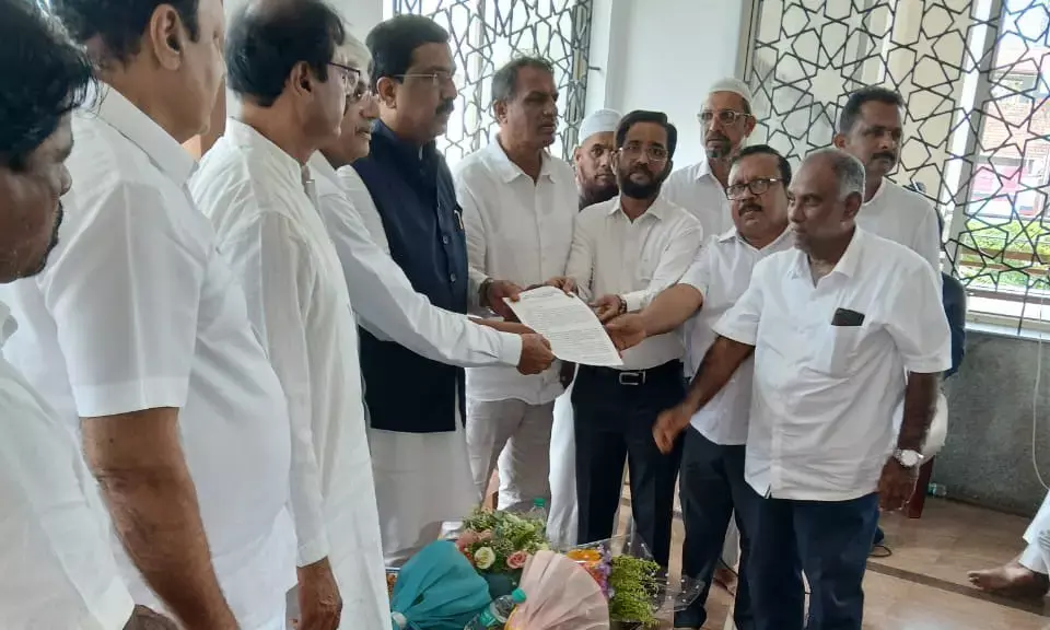 ಉಡುಪಿ: ಕೆಪಿಸಿಸಿ ನಿಯೋಗದಿಂದ ಮುಸ್ಲಿಮ್ ಮುಖಂಡರೊಂದಿಗೆ ಸಮಾಲೋಚನೆ