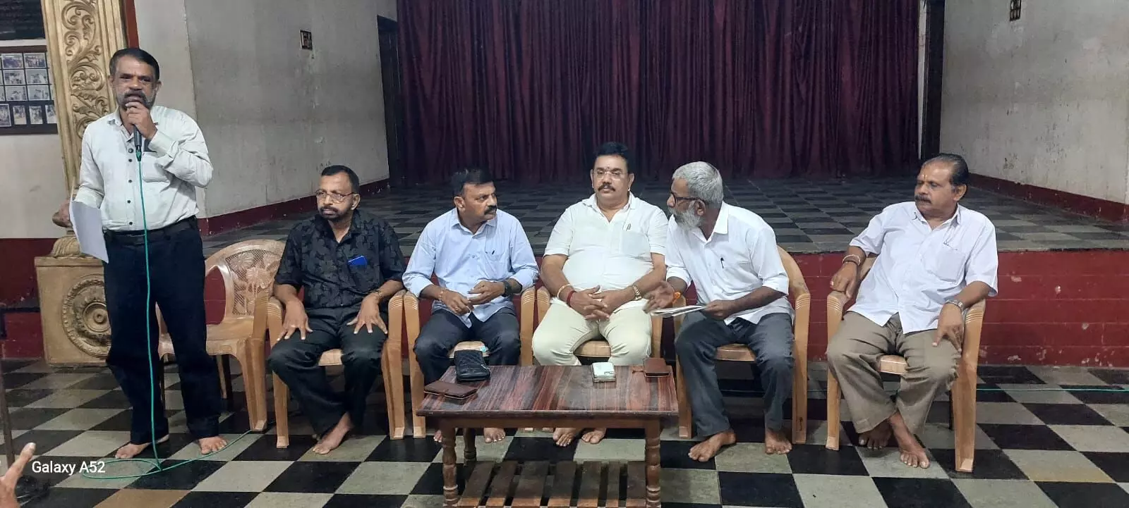 ಪುತ್ತೂರು | ಅತ್ಯಾಚಾರ, ವಂಚನೆ ಪ್ರಕರಣ; ಸಂತ್ರಸ್ತೆಗೆ ಶಾಸಕ ಅಶೋಕ್ ರೈ ಅವರೇ ಮುಂದೆ ನಿಂತು ಮದುವೆ ಮಾಡಿಸಲಿ : ಮಧು ಆಚಾರ್ಯ ಪುತ್ತೂರು | ಅತ್ಯಾಚಾರ, ವಂಚನೆ ಪ್ರಕರಣ; ಸಂತ್ರಸ್ತೆಗೆ ಶಾಸಕ ಅಶೋಕ್ ರೈ ಅವರೇ ಮುಂದೆ ನಿಂತು ಮದುವೆ ಮಾಡಿಸಲಿ : ಮಧು ಆಚಾರ್ಯ