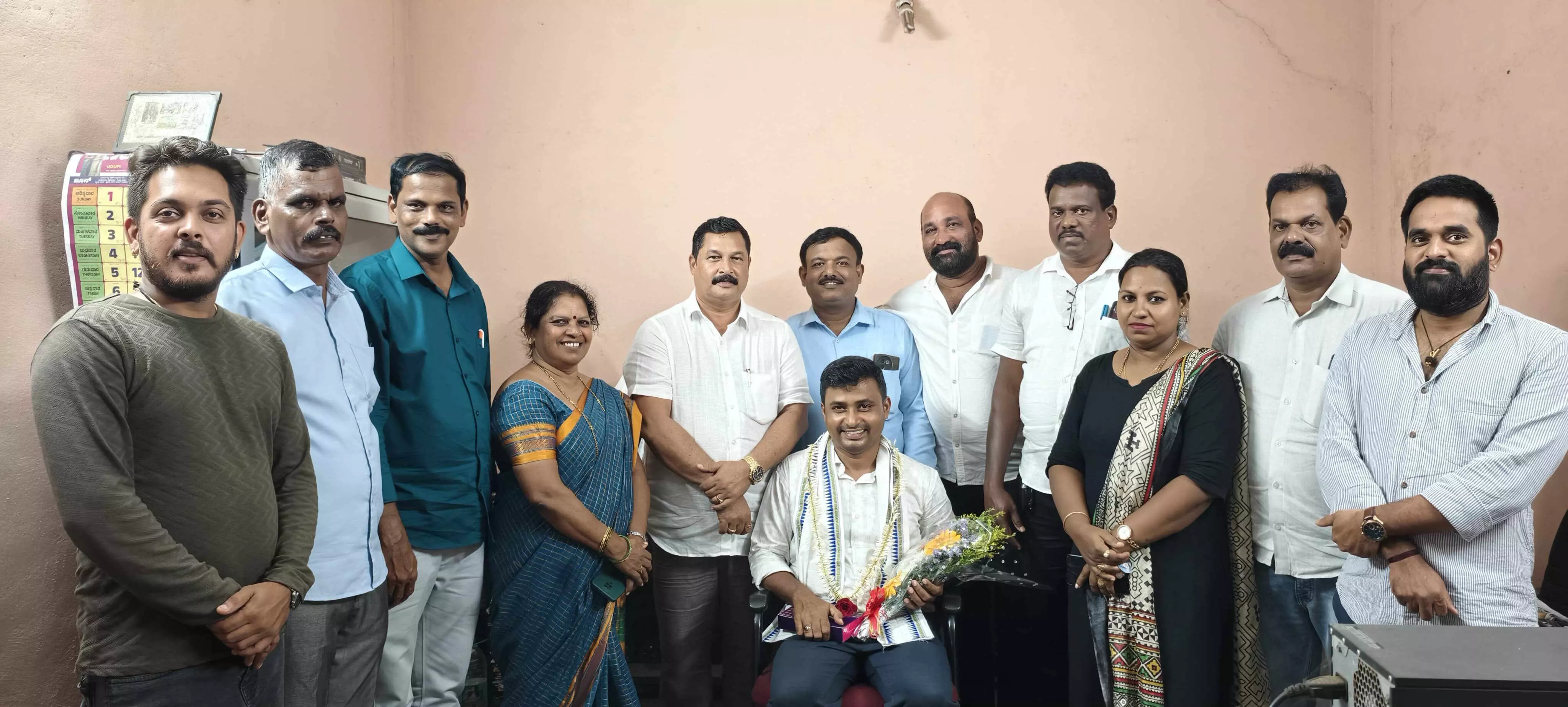 ಉಡುಪಿ: ವೈದ್ಯ, ಸಿಎ, ಪತ್ರಕರ್ತರಿಗೆ ಬ್ಲಾಕ್ ಕಾಂಗ್ರೆಸ್ ವತಿಯಿಂದ ಗೌರವಾರ್ಪಣೆ ಉಡುಪಿ: ವೈದ್ಯ, ಸಿಎ, ಪತ್ರಕರ್ತರಿಗೆ ಬ್ಲಾಕ್ ಕಾಂಗ್ರೆಸ್ ವತಿಯಿಂದ ಗೌರವಾರ್ಪಣೆ