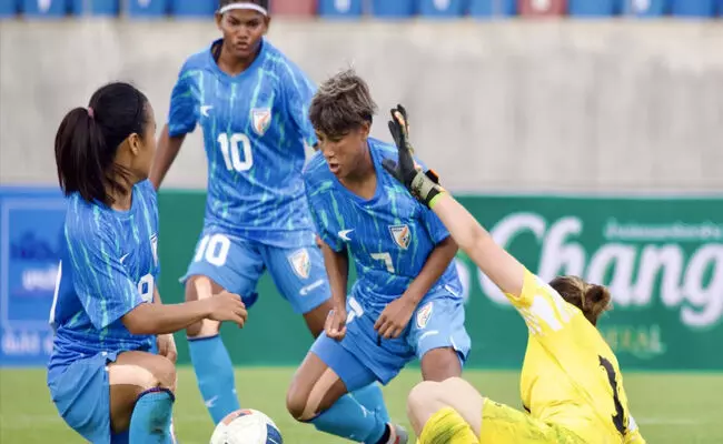 ಎಎಫ್ಸಿ ಮಹಿಳೆಯರ ಫುಟ್ಬಾಲ್ ಏಶ್ಯನ್ ಕಪ್ 2026 ಅರ್ಹತಾ ಪಂದ್ಯ; ಇರಾಕನ್ನು 5-0 ಯಿಂದ ಸೋಲಿಸಿದ ಭಾರತ ಎಎಫ್ಸಿ ಮಹಿಳೆಯರ ಫುಟ್ಬಾಲ್ ಏಶ್ಯನ್ ಕಪ್ 2026 ಅರ್ಹತಾ ಪಂದ್ಯ; ಇರಾಕನ್ನು 5-0 ಯಿಂದ ಸೋಲಿಸಿದ ಭಾರತ