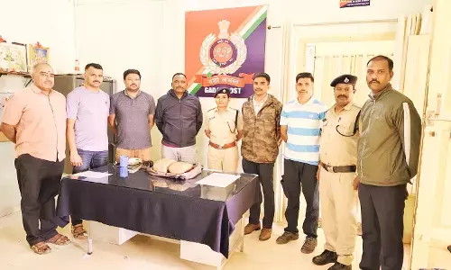 ಗದಗ ರೈಲ್ವೆ ನಿಲ್ದಾಣದಲ್ಲಿ 2 ಲಕ್ಷ ರೂ. ಮೌಲ್ಯದ ಗಾಂಜಾ ವಶಕ್ಕೆ ಪಡೆದ ರೈಲ್ವೆ ಪೊಲೀಸರು