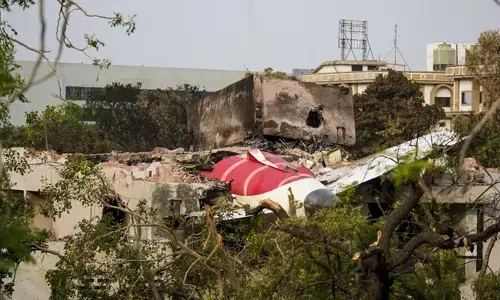 ಅಣಕು ಪ್ರದರ್ಶನದಲ್ಲಿ AI-171 ವಿಮಾನದ ಕೊನೆಯ ಕ್ಷಣಗಳನ್ನು ಮರು ಸೃಷ್ಟಿಸಿದ ಪೈಲಟ್ ಗಳು: ಪತ್ತೆಯಾಗಿದ್ದೇನು?