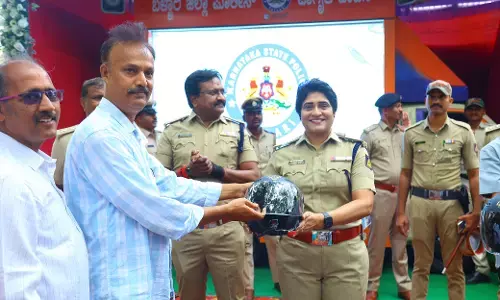 ಬಳ್ಳಾರಿ | ಪೊಲೀಸ್ ಸಂಚಾರಿ ಜಾಗೃತಿ ವಾಹನಕ್ಕೆ ಎಸ್‌ಪಿ ಡಾ.ಶೋಭಾರಾಣಿ ವಿ.ಜೆ. ಚಾಲನೆ