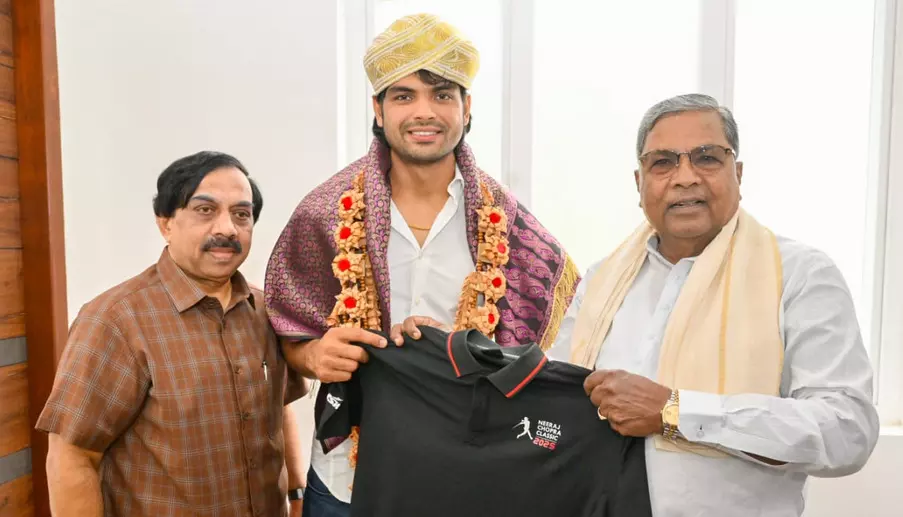 ಸಿಎಂ ಸಿದ್ದರಾಮಯ್ಯ ಅವರನ್ನು ಭೇಟಿಯಾದ ಖ್ಯಾತ ಜಾವೆಲಿನ್ ಎಸೆತಗಾರ ನೀರಜ್ ಚೋಪ್ರಾ