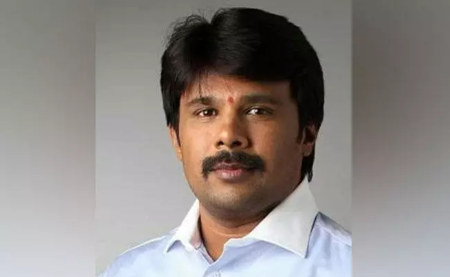 ಸುರಪುರ: ಎಸ್ಪಿ ಪೃಥ್ವಿಕ್ ಶಂಕರ್ ಅವರನ್ನು ವರ್ಗಾವಣೆ ಮಾಡದಂತೆ ಮಾಜಿ ಸಚಿವ ರಾಜುಗೌಡ ಮನವಿ ಸುರಪುರ: ಎಸ್ಪಿ ಪೃಥ್ವಿಕ್ ಶಂಕರ್ ಅವರನ್ನು ವರ್ಗಾವಣೆ ಮಾಡದಂತೆ ಮಾಜಿ ಸಚಿವ ರಾಜುಗೌಡ ಮನವಿ