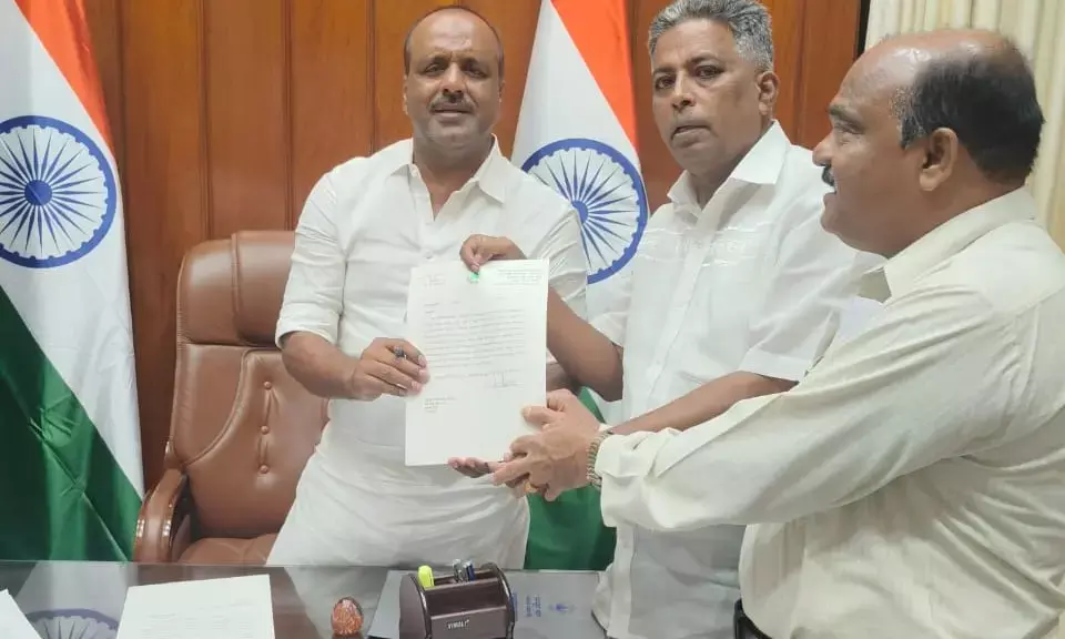 ಅವಿಭಜಿತ ದ.ಕ.ಜಿಲ್ಲೆಯ ಕಂದಾಯ ಇಲಾಖೆಯ ಸಮಸ್ಯೆಗಳ ಪರಿಹಾರಕ್ಕೆ ಮನವಿ