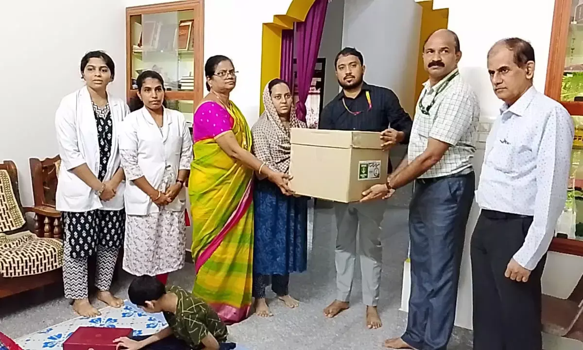 ಎಂಡೋ ಸಂತ್ರಸ್ತರಿಗೆ ಎಂಆ‌ರ್‌ಪಿಎಲ್ ವತಿಯಿಂದ ಸ್ವಚ್ಛತಾ, ಆರೋಗ್ಯ ಕಿಟ್ ವಿತರಣೆ