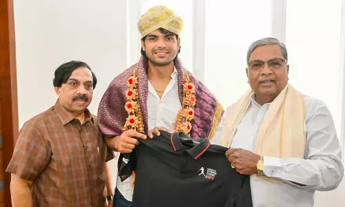 ಸಿಎಂ ಸಿದ್ದರಾಮಯ್ಯ ಅವರನ್ನು ಭೇಟಿಯಾದ ಖ್ಯಾತ ಜಾವೆಲಿನ್ ಎಸೆತಗಾರ ನೀರಜ್ ಚೋಪ್ರಾ