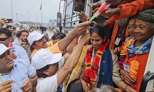 ಅಮರನಾಥ ಯಾತ್ರಿಕರಿಗೆ ಕಾಶ್ಮೀರಿ ಮುಸ್ಲಿಮರಿಂದ ಅದ್ದೂರಿ ಸ್ವಾಗತ