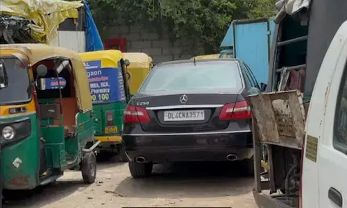 ಸಾರ್ವಜನಿಕರ ಆಕ್ರೋಶಕ್ಕೆ ಮಣಿದ ದಿಲ್ಲಿ ಸರಕಾರ: ಹಳೆಯ ಕಾರು, ಬೈಕ್ ಗಳಿಗೆ ಇಂಧನ ಮಾರಾಟ ನಿಷೇಧದ ಹಿಂದೆಗೆತ