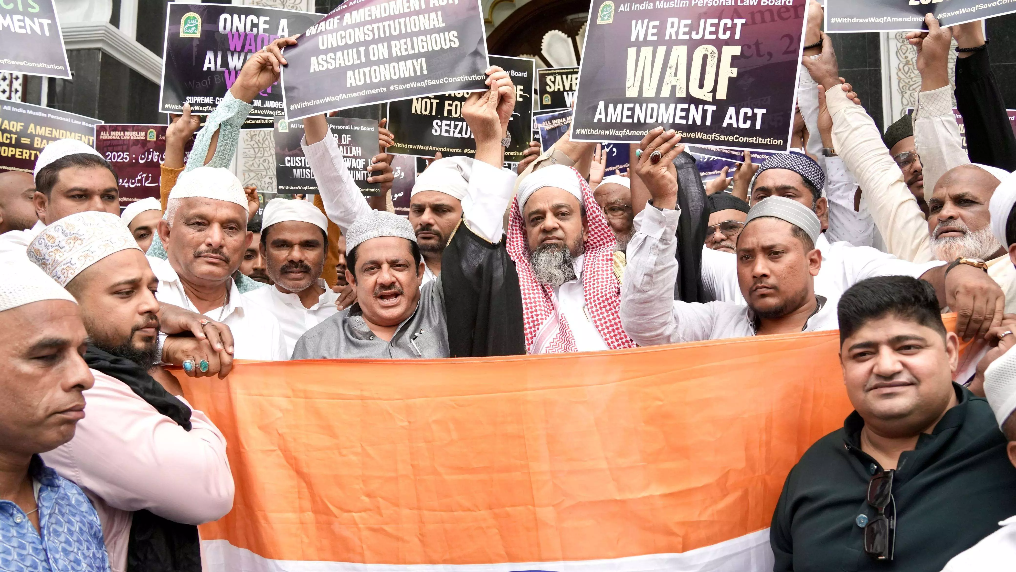 ಬೆಂಗಳೂರು | ವಕ್ಫ್ ತಿದ್ದುಪಡಿ ಕಾಯ್ದೆ ಹಿಂಪಡೆಯಲು ಆಗ್ರಹಿಸಿ ಧರಣಿ