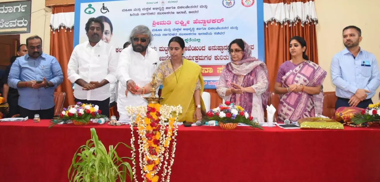 ಅಂಗನವಾಡಿ ನೇಮಕಾತಿಯಲ್ಲಿ ಇನ್ನಷ್ಟು ಸರಳ, ಪಾರದರ್ಶಕವಾಗಲು ಕ್ರಮಕೈಗೊಳ್ಳಿ : ಸಚಿವೆ ಲಕ್ಷ್ಮೀ ಹೆಬ್ಬಾಳ್ಕರ್