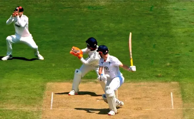 ಶುಭಮನ್ ಗಿಲ್ ತಲೆಗೆ ಅಪ್ಪಳಿಸಿದ ಚೆಂಡು, ಕೆಲ ಕ್ಷಣ ಆತಂಕ!