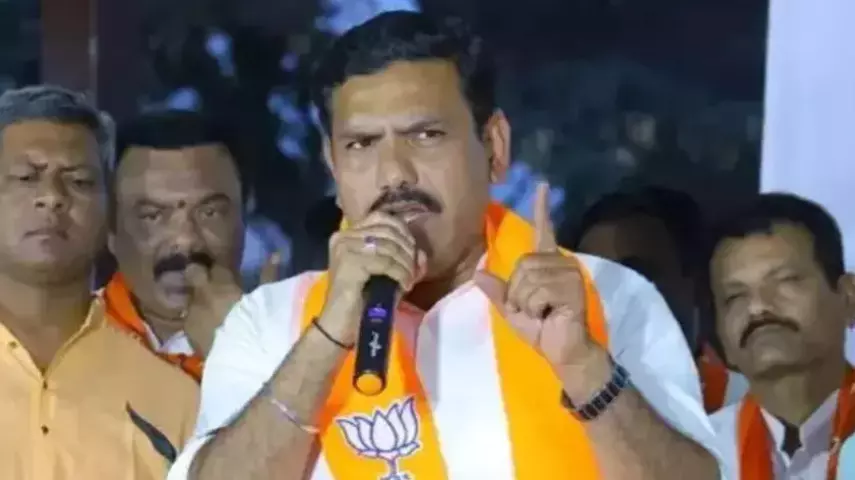 ಐಎಎಸ್ ಅಧಿಕಾರಿಗಳ ಸಂಘ ಸಿಎಂ ವಿರುದ್ಧ ಏಕೆ ದೂರು ನೀಡಿಲ್ಲ? : ವಿಜಯೇಂದ್ರ