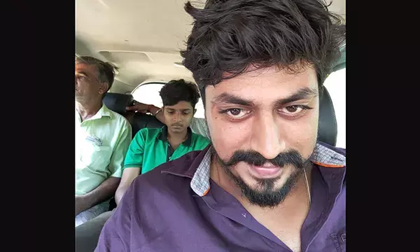 ಪುತ್ತೂರು| ಆರೋಪಿ ಶ್ರೀಕೃಷ್ಣ ರಾವ್ ಜೊತೆ ಆರ್ಯಾಪು ಬಿಜೆಪಿ ಗ್ರಾಮ ಸಮಿತಿ ಅಧ್ಯಕ್ಷರ ಫೋಟೊ ವೈರಲ್