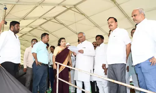 ಕಲಬುರಗಿ | ಜೂ. 5ರಂದು ಹಸಿರು ಪಥಕ್ಕೆ ಚಾಲನೆ ಹಿನ್ನೆಲೆ: ಕಾರ್ಯಕ್ರಮ ಸ್ಥಳ ಪರಿಶೀಲಿಸಿದ ಸಚಿವ ಪ್ರಿಯಾಂಕ್ ಖರ್ಗೆ