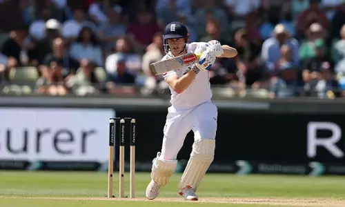 2ನೇ ಟೆಸ್ಟ್: ಇಂಗ್ಲೆಂಡ್ ತಂಡ ಮರು ಹೋರಾಟ