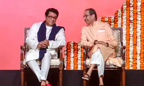 ಮಹಾರಾಷ್ಟ್ರ | ಜಂಟಿ ರ‍್ಯಾಲಿಯಲ್ಲಿ ಒಗ್ಗಟ್ಟು ಪ್ರದರ್ಶಿಸಿದ ಉದ್ಧವ್, ರಾಜ್ ಠಾಕ್ರೆ