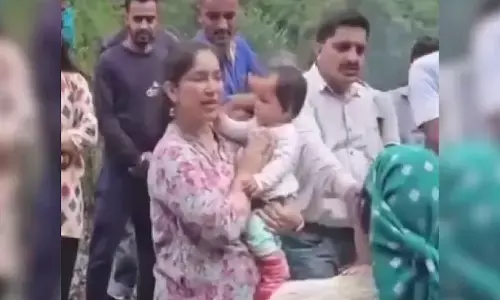 ಹಿಮಾಚಲ ಪ್ರದೇಶ | ಪ್ರವಾಹದಲ್ಲಿ ಕೊಚ್ಚಿ ಹೋದ ಕುಟುಂಬ: ಪವಾಡಸದೃಶವಾಗಿ ಬದುಕುಳಿದ 11 ತಿಂಗಳ ಮಗು!