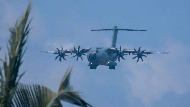 ಕೇರಳದಲ್ಲಿ ನಿಂತಿರುವ ಬ್ರಿಟಿಷ್ ಎಫ್-35ಬಿ ಫೈಟರ್ ಜೆಟ್ ದುರಸ್ತಿಗೆ ತಜ್ಞರೊಂದಿಗೆ ಆಗಮಿಸಿದ ʼಏರ್‌ಬಸ್‌ A400M ಅಟ್ಲಾಸ್ʼ