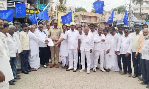 ಸುರಪುರ | ಎಸ್‌ಪಿ ಅವರ ವರ್ಗಾವಣೆ ರದ್ದುಗೊಳಿಸಲು ಆಗ್ರಹಿಸಿ ಕರ್ನಾಟಕ ದಲಿತ ಸಂಘರ್ಷ ಸಮಿತಿ ಕ್ರಾಂತಿಕಾರಿ ಬಣದಿಂದ ಪ್ರತಿಭಟನೆ