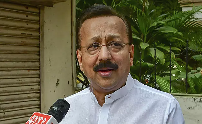 ಬಾಬಾ ಸಿದ್ದೀಕ್ ರ ಫೋನ್ ನಂಬರ್ ಪಡೆಯಲು ಯತ್ನ: ಬ್ಯಾಂಕ್ ಉದ್ಯೋಗಿ ಬಂಧನ