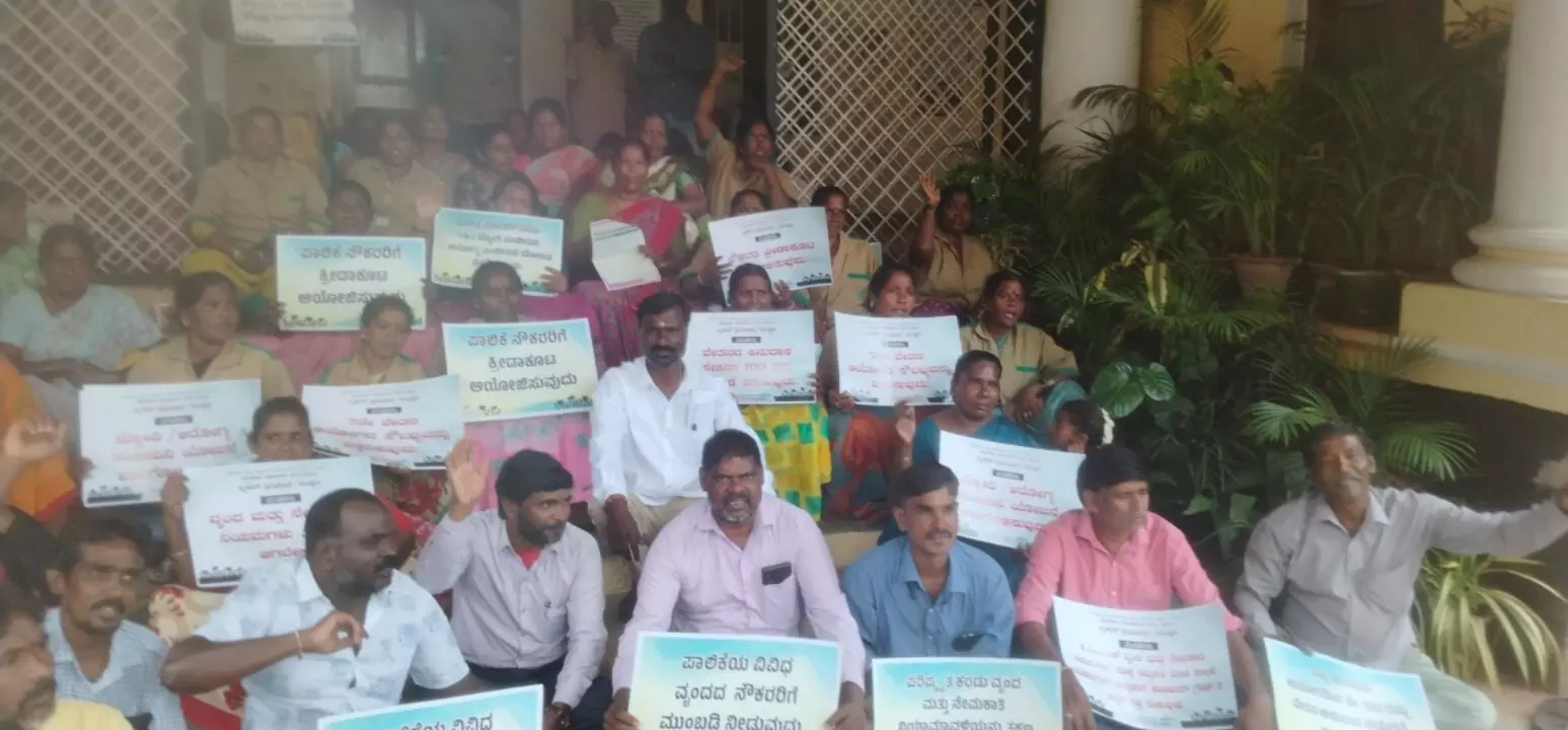 ಧರ್ಮಸ್ಥಳದಲ್ಲಿ ಸರಣಿ ಹತ್ಯೆ ಆರೋಪ: ಉನ್ನತ ಮಟ್ಟದ ತನಿಖೆ ನಡೆಸುವಂತೆ ಒತ್ತಾಯಿಸಿ ಮೈಸೂರಿನಲ್ಲಿ ದಸಂಸ ಧರಣಿ