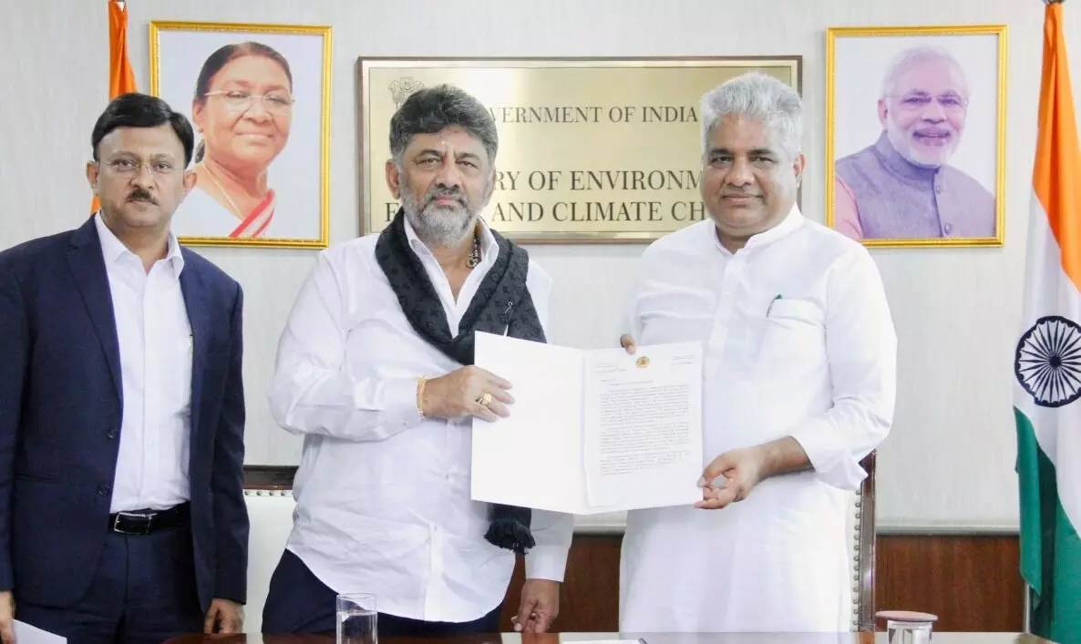 ಎತ್ತಿನಹೊಳೆ ಯೋಜನೆ ಆಕ್ಷೇಪಗಳನ್ನು ನಿವಾರಿಸುವುದಾಗಿ ಕೇಂದ್ರ ಸಚಿವರಿಂದ ಆಶ್ವಾಸನೆ: ಡಿಸಿಎಂ ಡಿ.ಕೆ. ಶಿವಕುಮಾರ್ ಎತ್ತಿನಹೊಳೆ ಯೋಜನೆ ಆಕ್ಷೇಪಗಳನ್ನು ನಿವಾರಿಸುವುದಾಗಿ ಕೇಂದ್ರ ಸಚಿವರಿಂದ ಆಶ್ವಾಸನೆ: ಡಿಸಿಎಂ ಡಿ.ಕೆ. ಶಿವಕುಮಾರ್