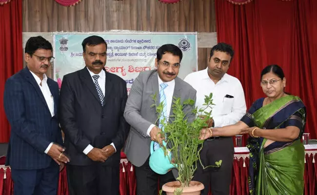 ಕಲಬುರಗಿ | ಆರೋಗ್ಯದ ಬಗ್ಗೆ ಕಾಳಜಿ ವಹಿಸಿ, ತಪಾಸಣೆ ಮಾಡಿಕೊಳ್ಳಿ : ನ್ಯಾ.ಮುಹಮ್ಮದ್ ನವಾಝ್ ಕಲಬುರಗಿ | ಆರೋಗ್ಯದ ಬಗ್ಗೆ ಕಾಳಜಿ ವಹಿಸಿ, ತಪಾಸಣೆ ಮಾಡಿಕೊಳ್ಳಿ : ನ್ಯಾ.ಮುಹಮ್ಮದ್ ನವಾಝ್