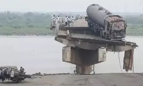 ಗುಜರಾತ್ | ವಡೋದರಾದಲ್ಲಿ ಸೇತುವೆ ಕುಸಿತ; 9 ಮಂದಿ ಮೃತ್ಯು, ಮುಂದುವರಿದ ರಕ್ಷಣಾ ಕಾರ್ಯಾಚರಣೆ