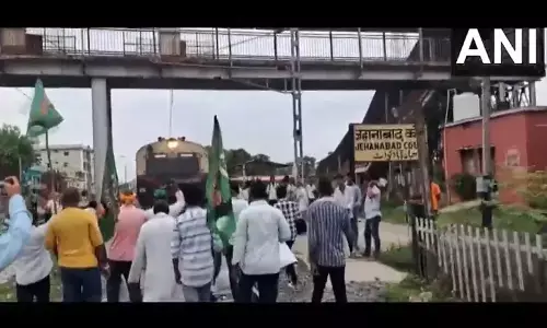 ಬಿಹಾರ | ಮತದಾರರ ಪಟ್ಟಿ ಪರಿಷ್ಕರಣೆ ವಿರೋಧಿಸಿ ಇಂಡಿಯಾ ಮೈತ್ರಿಕೂಟದಿಂದ ಪ್ರತಿಭಟನೆ: ರೈಲುಗಳ ನಿಲುಗಡೆ, ರಸ್ತೆಗಳು ಬಂದ್