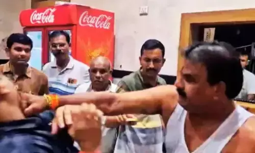 ಕಳಪೆ ಗುಣಮಟ್ಟದ ದಾಲ್ ವಿವಾದ: ಮುಂಬೈ ಎಂಎಲ್ಎ ಕ್ಯಾಂಟೀನ್‌ ನಲ್ಲಿ ಸಿಬ್ಬಂದಿಗೆ ಹಲ್ಲೆ ಮಾಡಿದ ಶಾಸಕ