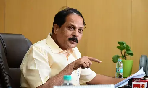 ಬಿಜೆಪಿ ಏಜೆಂಟ್ ಆಗಿ ಕೆಲಸ ಮಾಡಬೇಡಿ, ಕಾವಿ ಕಳಚಿ ರಾಜಕೀಯಕ್ಕೆ ಬನ್ನಿ: ಪೂರ್ಣಾನಂದ ಪುರಿ ಸ್ವಾಮೀಜಿ ವಿರುದ್ಧ ರವಿಕುಮಾರ್ ವಾಗ್ದಾಳಿ