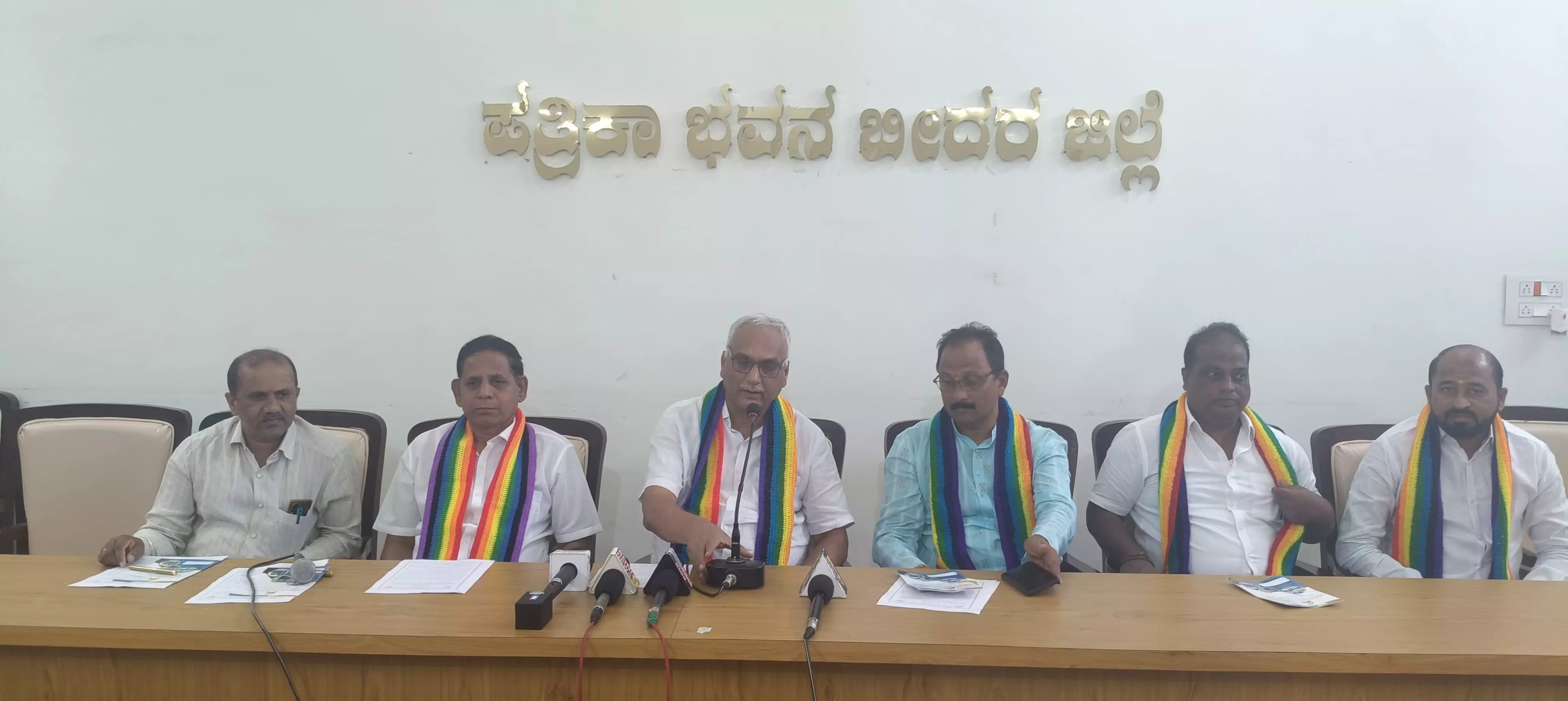 ಬೀದರ್ | ಕರ್ನಾಟಕ ರಾಜ್ಯ ಸೌಹಾರ್ದ ಸಂಯುಕ್ತ ಸಹಕಾರಿ ಸಂಸ್ಥೆಯ ರಜತ್ ಮಹೋತ್ಸವ ಆಚರಿಸಲು ನಿರ್ಣಯ : ಜಿ.ನಂಜನಗೌಡ ಬೀದರ್ | ಕರ್ನಾಟಕ ರಾಜ್ಯ ಸೌಹಾರ್ದ ಸಂಯುಕ್ತ ಸಹಕಾರಿ ಸಂಸ್ಥೆಯ ರಜತ್ ಮಹೋತ್ಸವ ಆಚರಿಸಲು ನಿರ್ಣಯ : ಜಿ.ನಂಜನಗೌಡ