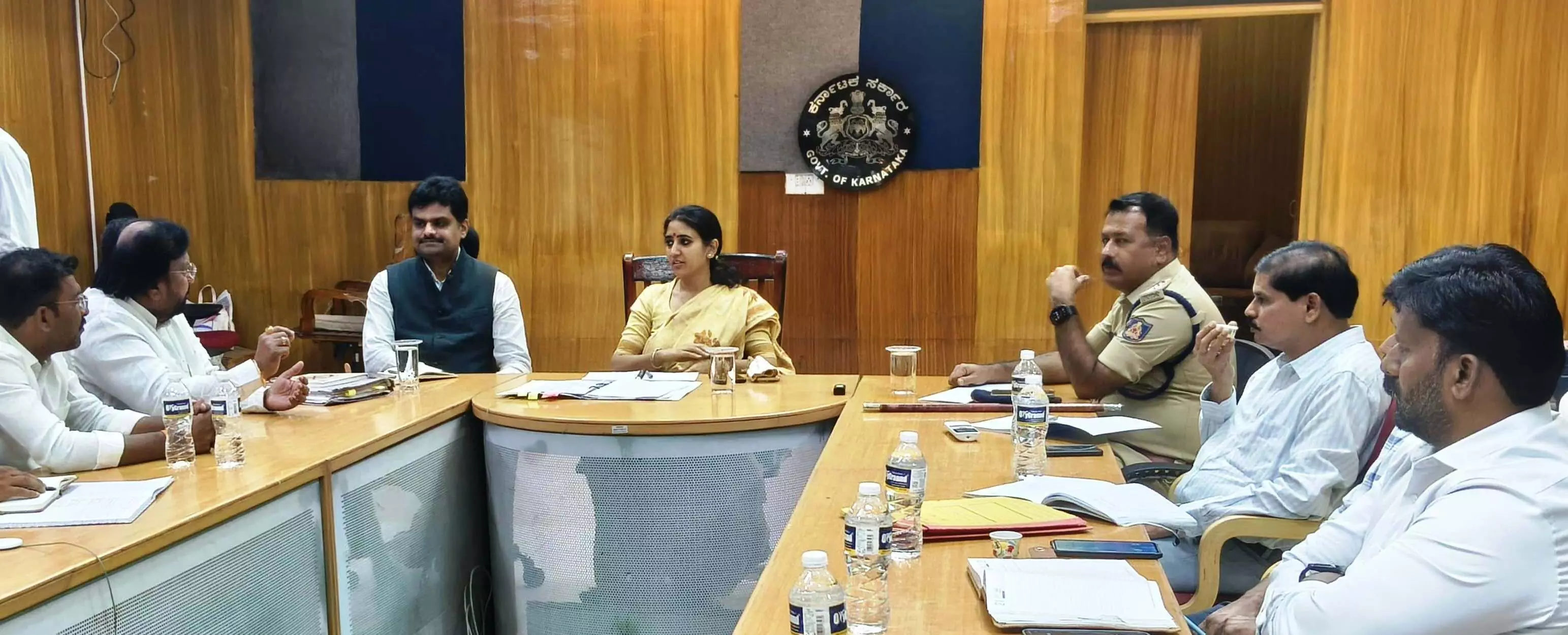 ಬೀದರ್ | ಗಣೇಶ ಉತ್ಸವವನ್ನು ಪರಿಸರ ಸ್ನೇಹಿ, ಸೌಹಾರ್ದತೆಯಿಂದ ಆಚರಿಸಬೇಕು : ಜಿಲ್ಲಾಧಿಕಾರಿ ಶಿಲ್ಪಾ ಶರ್ಮಾ ಬೀದರ್ | ಗಣೇಶ ಉತ್ಸವವನ್ನು ಪರಿಸರ ಸ್ನೇಹಿ, ಸೌಹಾರ್ದತೆಯಿಂದ ಆಚರಿಸಬೇಕು : ಜಿಲ್ಲಾಧಿಕಾರಿ ಶಿಲ್ಪಾ ಶರ್ಮಾ