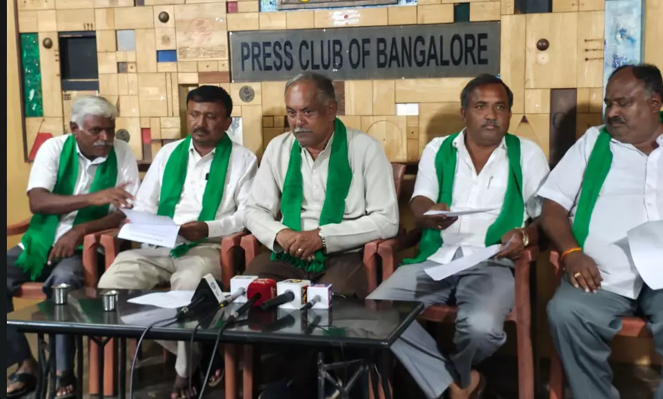 ಕೈಗಾರಿಕೆ ಉದ್ದೇಶಕ್ಕೆ ಭೂಮಿ ನೀಡುವ ರೈತರಿಗೆ ಸರಕಾರ ಬೆಂಬಲ ನೀಡಲು ಮನವಿ ಕೈಗಾರಿಕೆ ಉದ್ದೇಶಕ್ಕೆ ಭೂಮಿ ನೀಡುವ ರೈತರಿಗೆ ಸರಕಾರ ಬೆಂಬಲ ನೀಡಲು ಮನವಿ