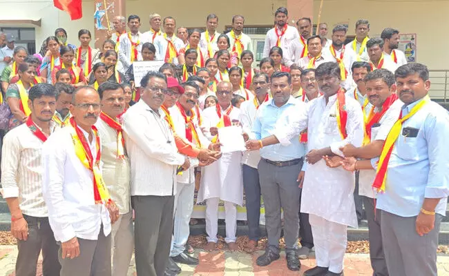 ಆಳಂದ | ಕನ್ನಡ ಮಾಧ್ಯಮ ಶಾಲೆಗಳಿಗೆ ಸರಕಾರ ಸಹಾಯಹಸ್ತ ನೀಡಲಿ: ಬಾಬುರಾವ ಸುಳ್ಳದ ಆಳಂದ | ಕನ್ನಡ ಮಾಧ್ಯಮ ಶಾಲೆಗಳಿಗೆ ಸರಕಾರ ಸಹಾಯಹಸ್ತ ನೀಡಲಿ: ಬಾಬುರಾವ ಸುಳ್ಳದ