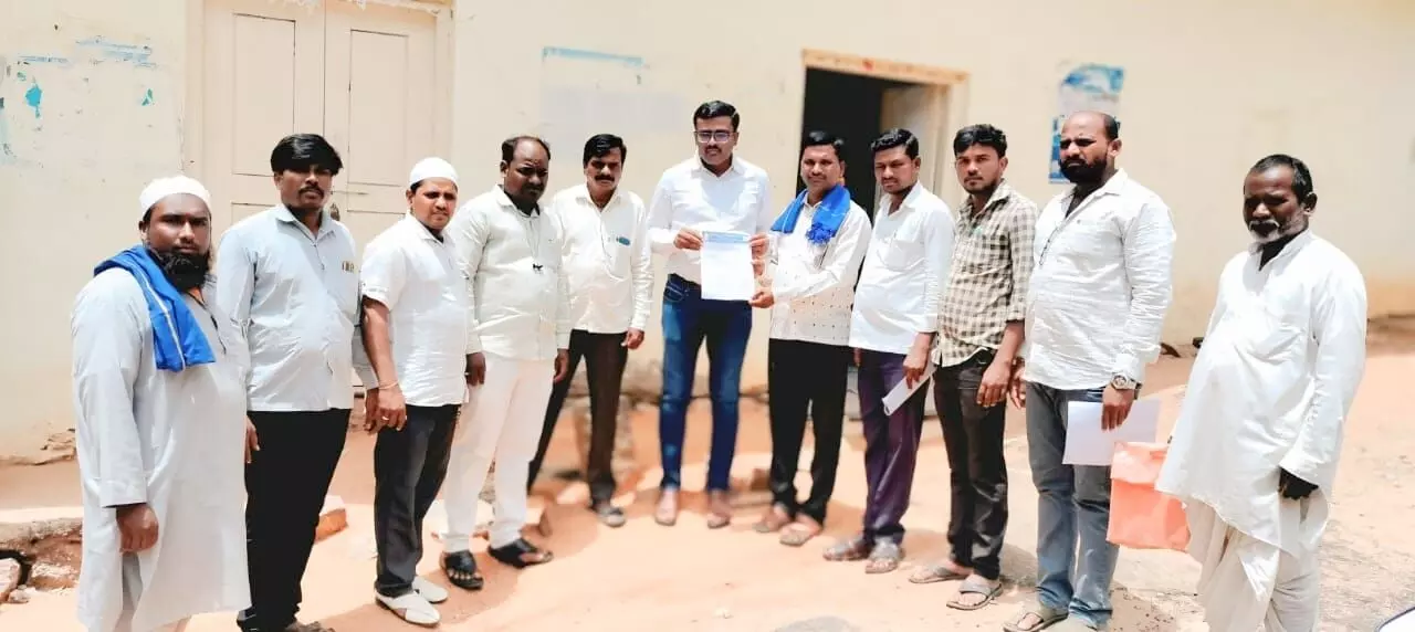 ಯಾದಗಿರಿ | ರತ್ತಾಳ ಅಂಗನವಾಡಿ ಕಾರ್ಯಕರ್ತೆಯರ ವಿರುದ್ಧ ಕ್ರಮಕ್ಕೆ ಮನವಿ ಯಾದಗಿರಿ | ರತ್ತಾಳ ಅಂಗನವಾಡಿ ಕಾರ್ಯಕರ್ತೆಯರ ವಿರುದ್ಧ ಕ್ರಮಕ್ಕೆ ಮನವಿ