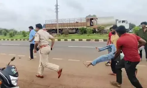 ಬೀದರ್ | ಲಾರಿ-ಬೈಕ್ ನಡುವೆ ಢಿಕ್ಕಿ : ಸವಾರ ಮೃತ್ಯು