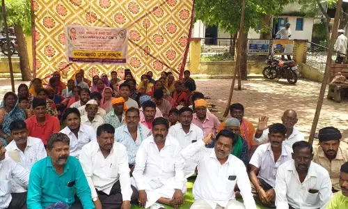 ಕಲಬುರಗಿ | ಆಳಂದ ವಾರ್ಡ್‌ಗಳಲ್ಲಿ ಮೂಲಸೌಲಭ್ಯಗಳ ನಿರ್ಲಕ್ಷ್ಯ ಖಂಡಿಸಿ ಅಖಿಲ ಕರ್ನಾಟಕ ದಲಿತ ಸೇನೆ ಧರಣಿ