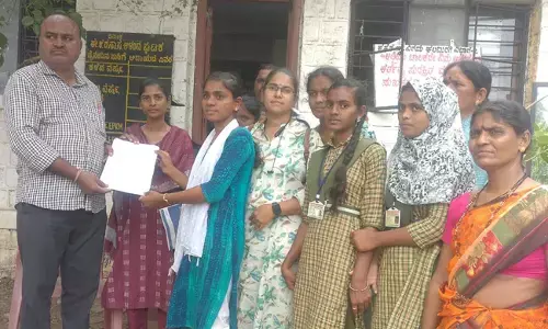 ಕಲಬುರಗಿ | ಬಸ್ ಸಮಸ್ಯೆಗಳನ್ನು ಬಗೆಹರಿಸುವಂತೆ ಆಗ್ರಹಿಸಿ ಎಸ್‌ಎಫ್‌ಐ ವತಿಯಿಂದ ಮನವಿ